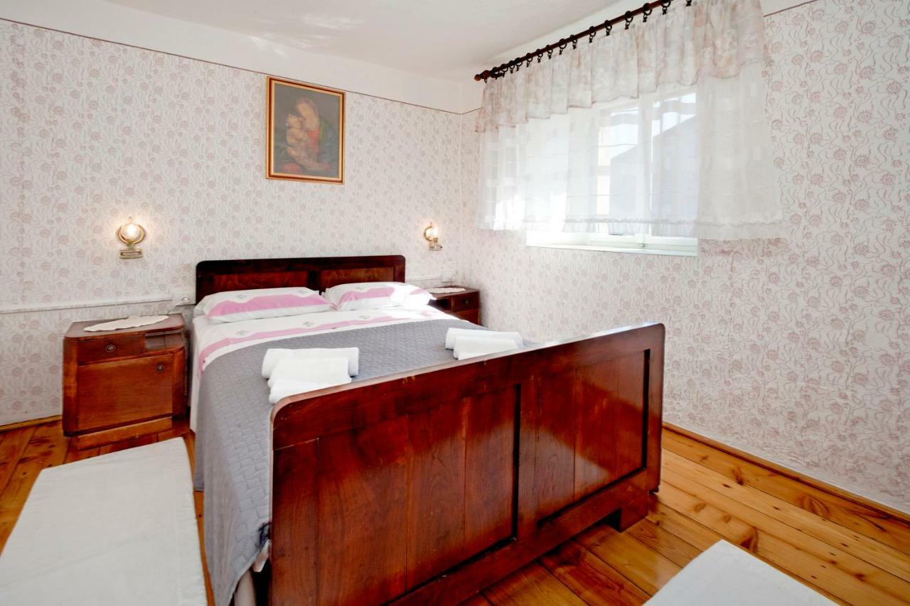 Rural Apartment Carolina Zrenj Ngoại thất bức ảnh