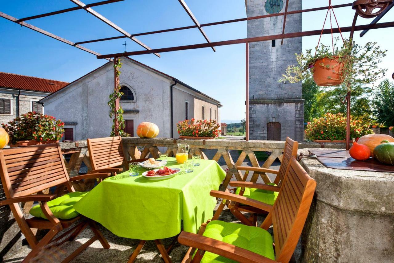 Rural Apartment Carolina Zrenj Ngoại thất bức ảnh