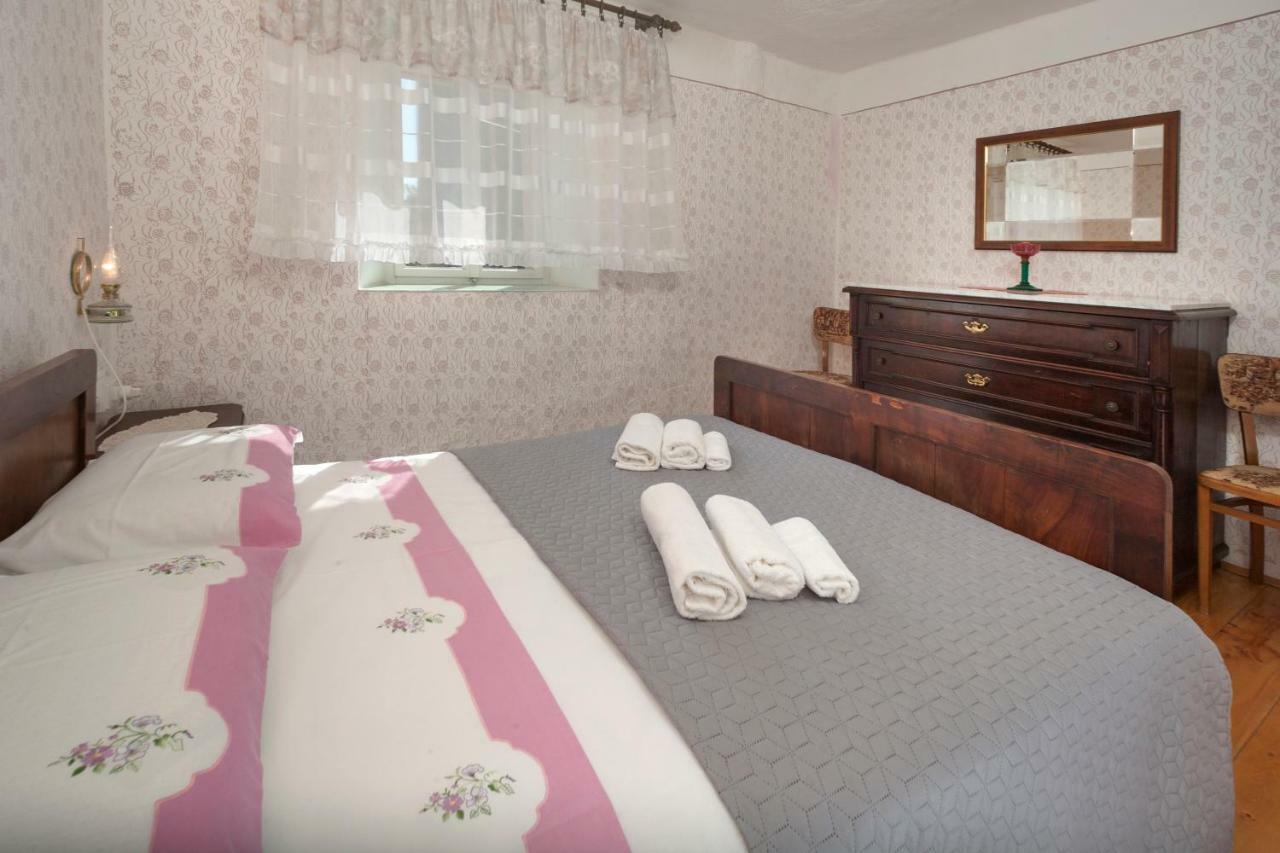 Rural Apartment Carolina Zrenj Ngoại thất bức ảnh