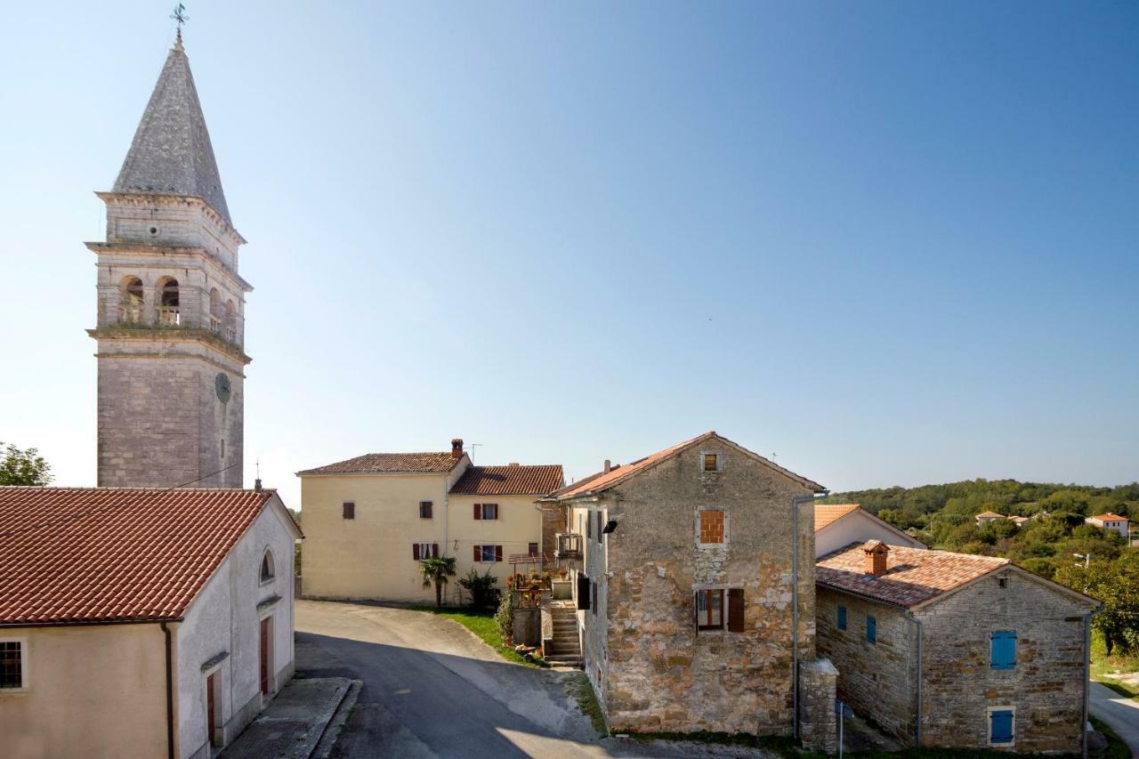 Rural Apartment Carolina Zrenj Ngoại thất bức ảnh